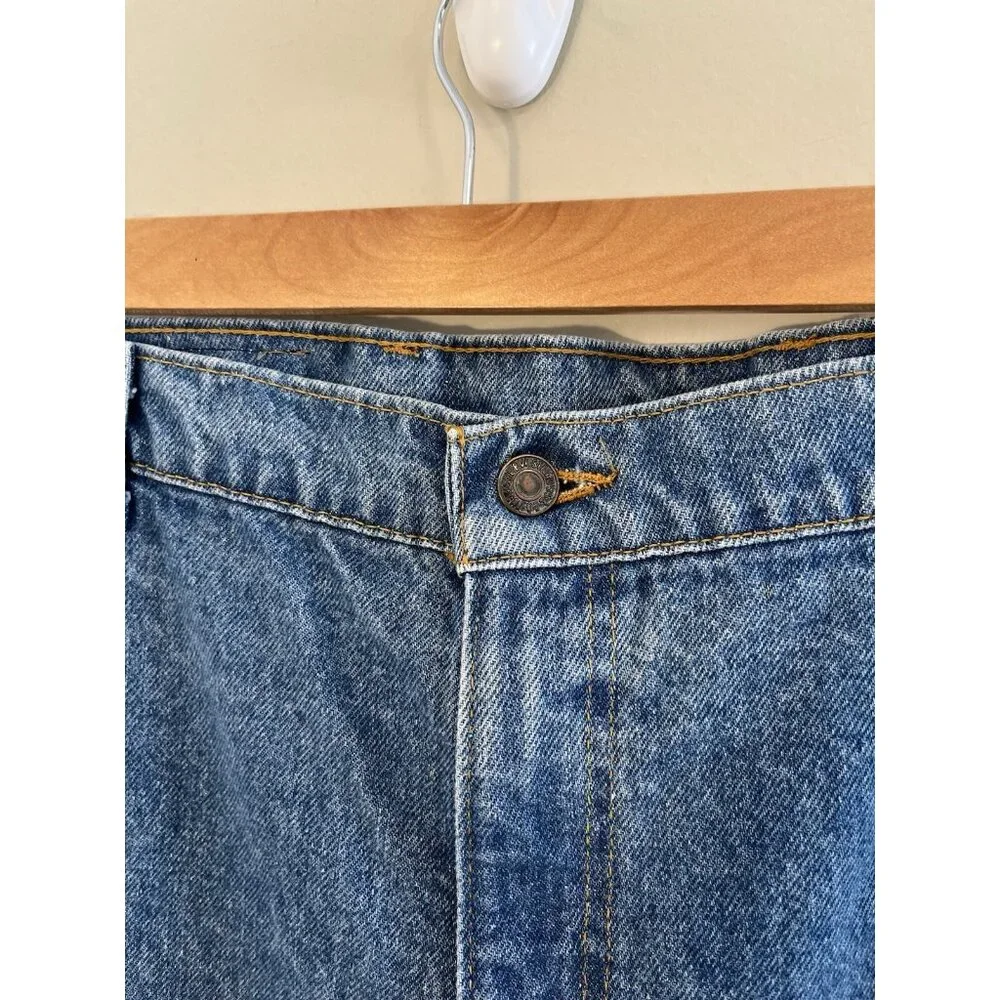 Levi’s 504 Vintage Leather‎ Tag 46 X 30, Medium Wash Relaxed Fit  (45X30 Actual)